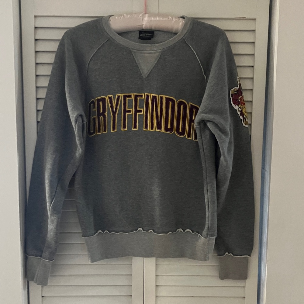 Harry Potter Gryffindor Gray Crewneck Sweatshirt